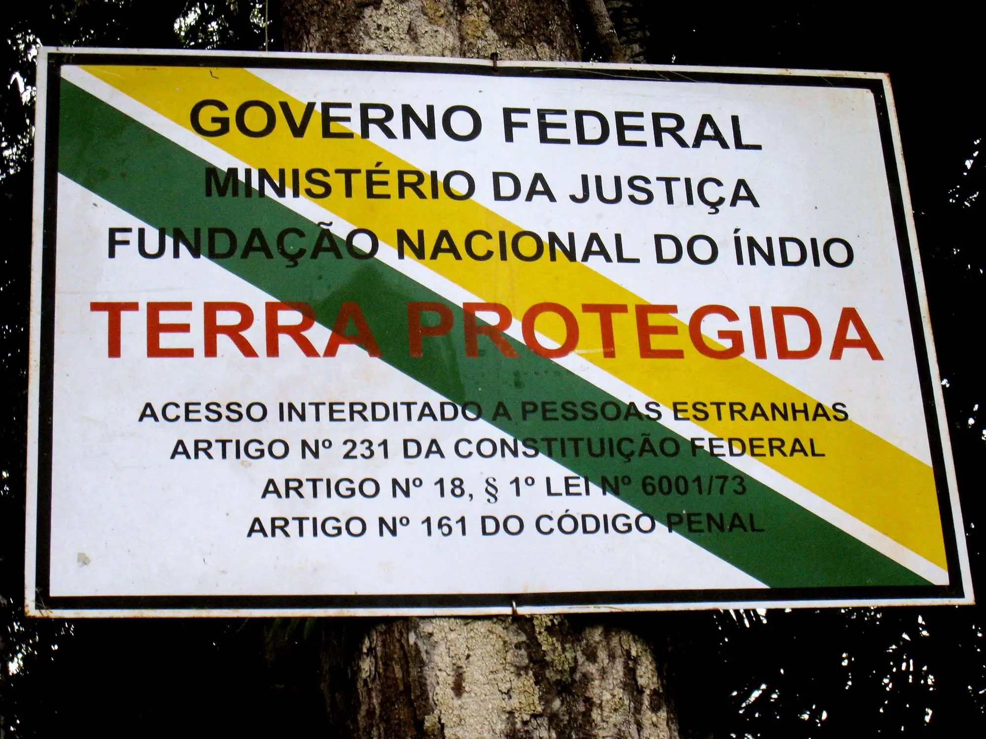 Indigenous territory sign, Yaquerana River border region